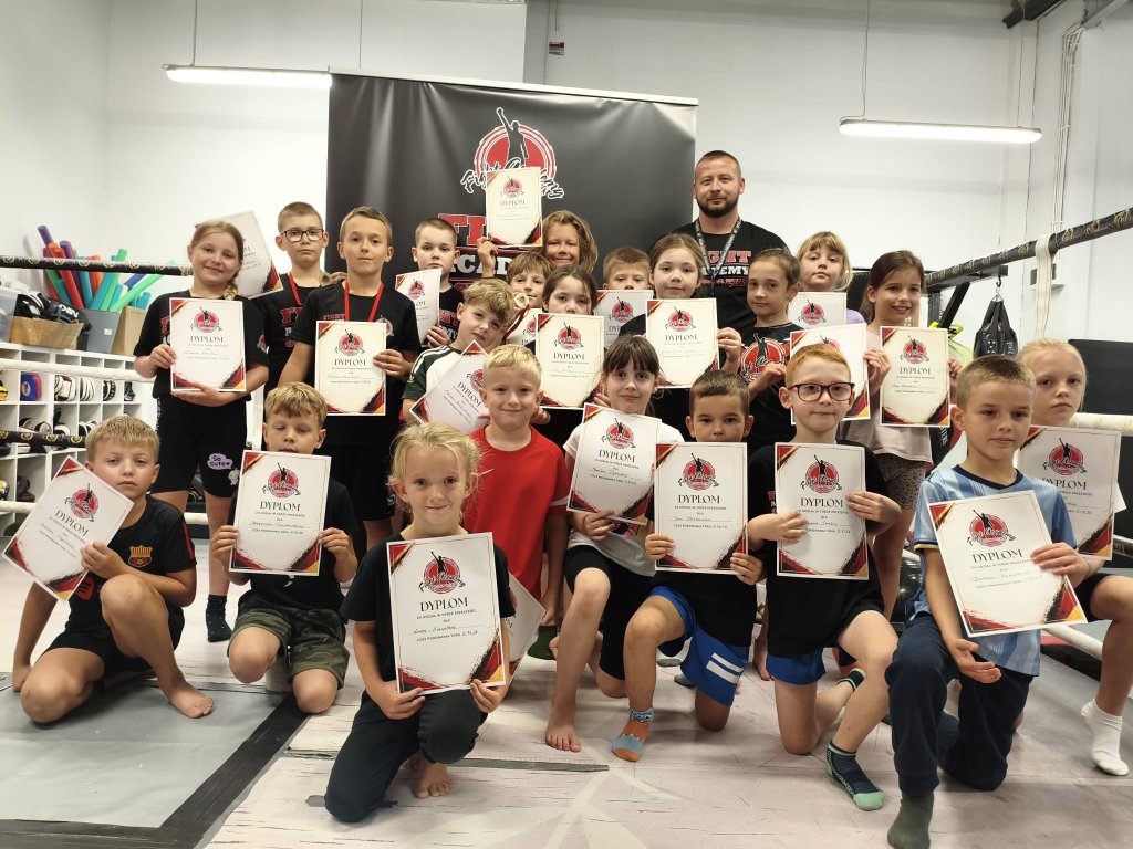 Tor przeszkód pełen emocji z Fight Academy Ostrołęka! Jaromir, Piotr i Mikołaj byli najlepsi!