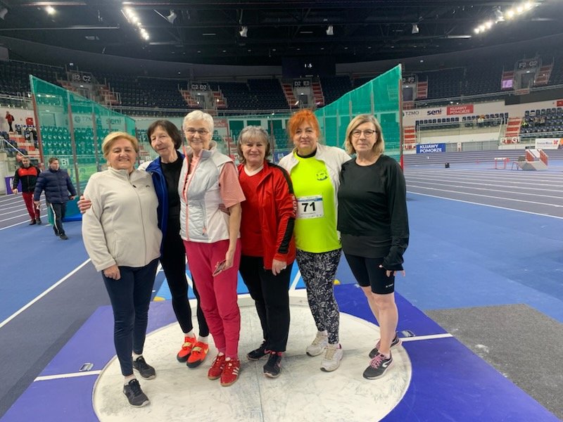 8 razy podium! UKS Clan Ostrołęka na 35. Halowych Mistrzostwach Polski Masters [ZDJĘCIA]