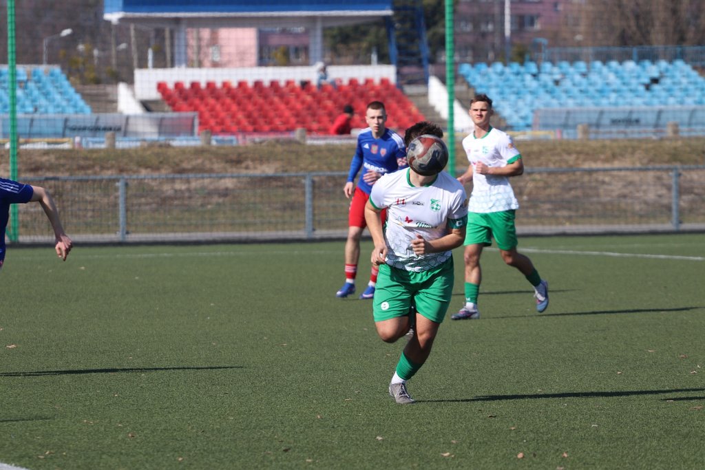 Pierwszy taki weekend tej wiosny. Piłkarskich emocji nie zabrakło [ZOBACZ TABELE]