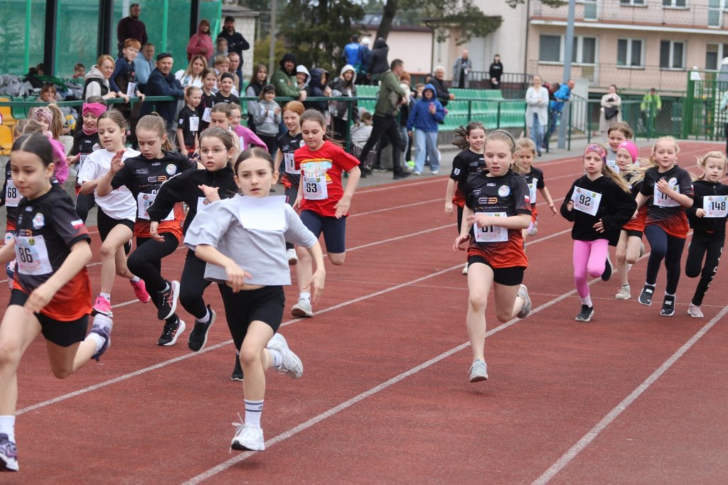 „Kurpiowski Kilometr" wystartował w Kadzidle! Prawdziwe święto sportu [ZDJĘCIA]