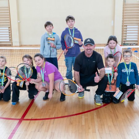 Nauka tenisa w Ostrołęce. Młodzi idą śladami Świątek i Hurkacza [WIDEO, ZDJĘCIA]