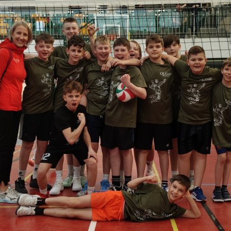 Sukces młodych siatkarzy UKS Olimp Ostrołęka! Dwie "trójki" w półfinałach Mistrzostw Mazowsza