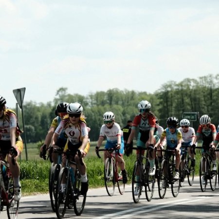 Kolarski weekend w Baranowie za nami. Sportowe emocje i zacięta rywalizacja na trasie [ZDJĘCIA]