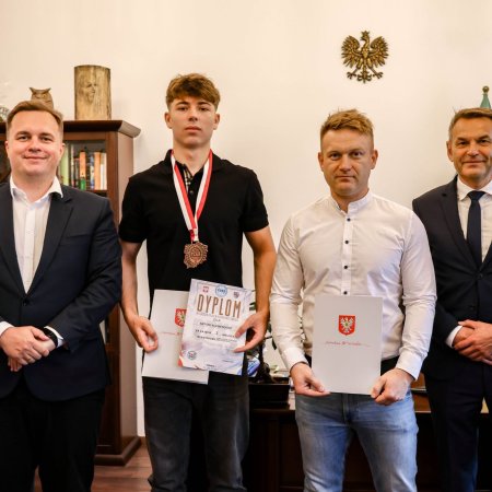 Władze Ostrołęki nagrodziły sportowców