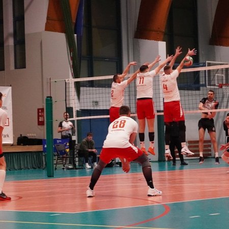 Volley Ostrołęka wyjeżdża z Warszawy z kompletem punktów!