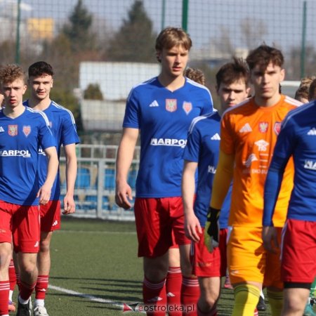 Narew II Ostrołęka zagrała z GKS Strzegowo. Zdecydował jeden gol [WIDEO]