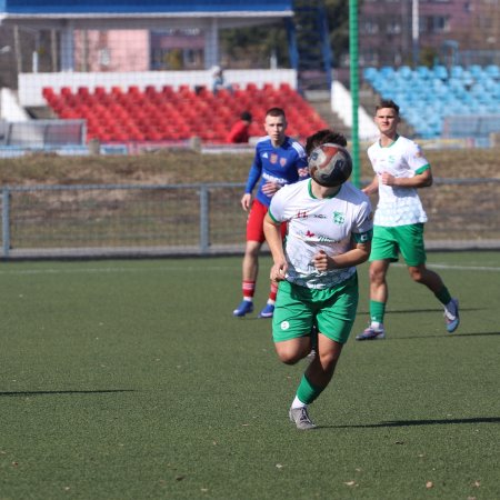 Pierwszy taki weekend tej wiosny. Piłkarskich emocji nie zabrakło [ZOBACZ TABELE]