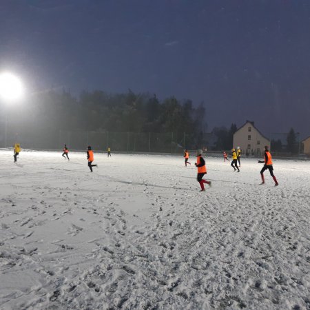 Zima niestraszna piłkarzom APN