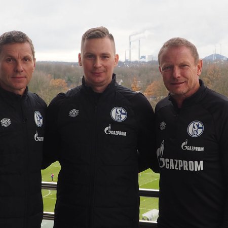 Trener Narwi Ostrołęka na stażu w Schalke 04