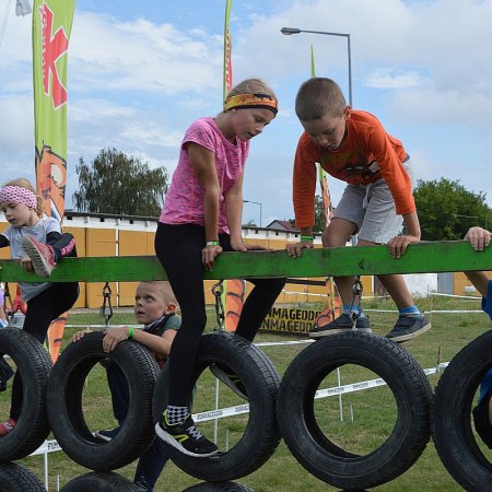 Runmageddon Kids 2022 Ostrołęka. Mega frajda dla najmłodszych [WIDEO, ZDJĘCIA]