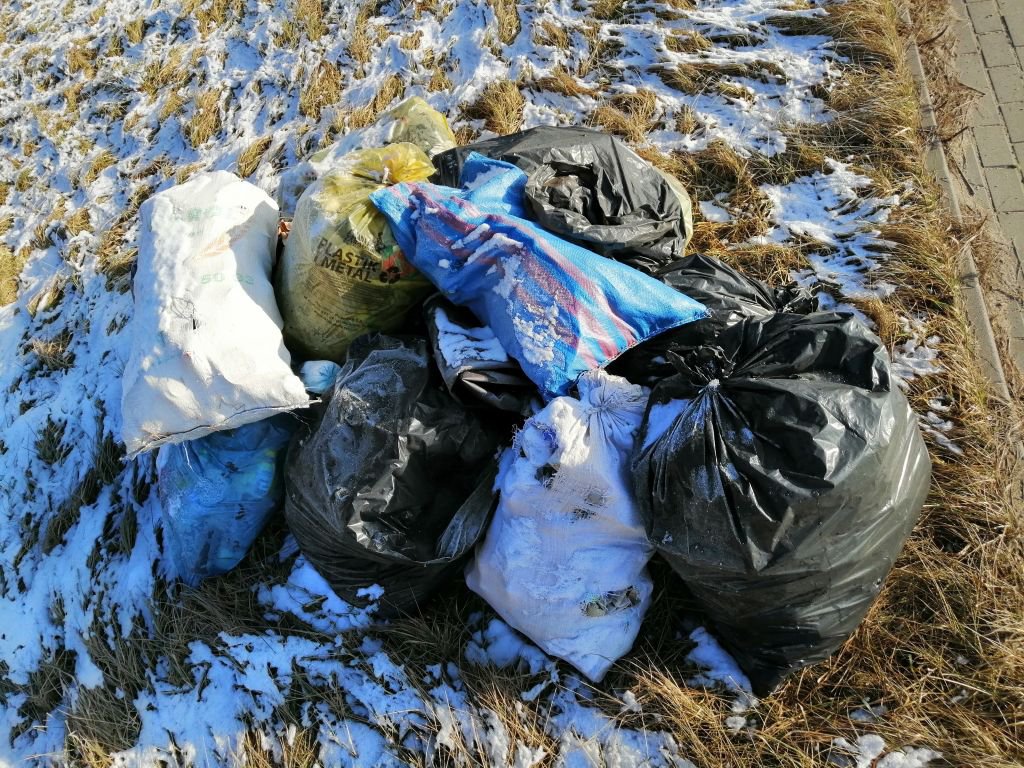 Odpady zebrane przez Romana Kuśmierczyka i odebrane przez OPK w styczniu 2022 r.