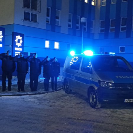 Policjanci zastrzeleni przez bandytę. Funkcjonariusze z Ostrołęki oddali hołd zmarłym