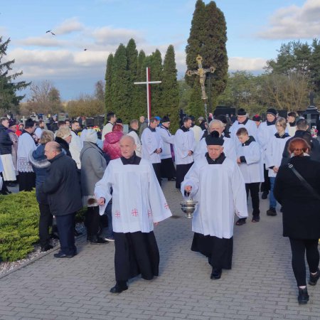 Wszystkich Świętych 2023. Uroczystości na cmentarzach w Ostrołęce i regionie [WIDEO, ZDJĘCIA]