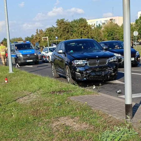 Zderzenie bmw i lawety. Żołnierz odmówił badania alkomatem. Powołano biegłego