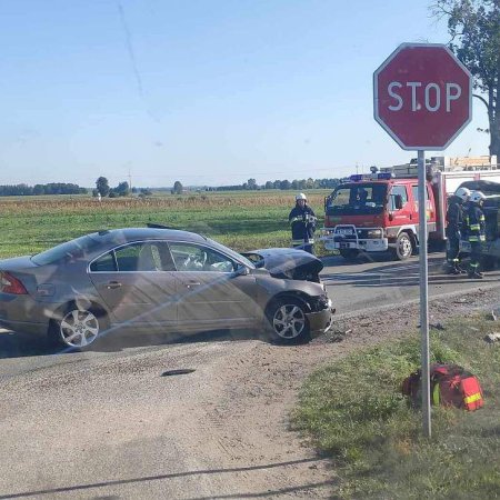 Nieostrożny kierowca spowodował kolizję między Dylewem a Kadzidłem