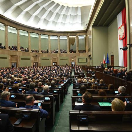 Gdzie w Sejmie siedzą posłowie z Ostrołęki?