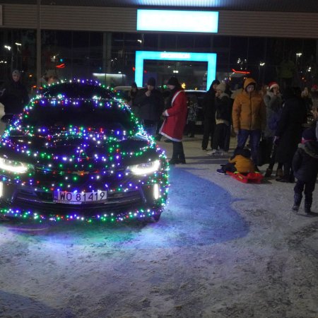 Motoryzacyjne Mikołajki w Ostrołęce - zbierano prezenty dla podopiecznych domu dziecka w Ostrołęce [ZDJĘCIA]