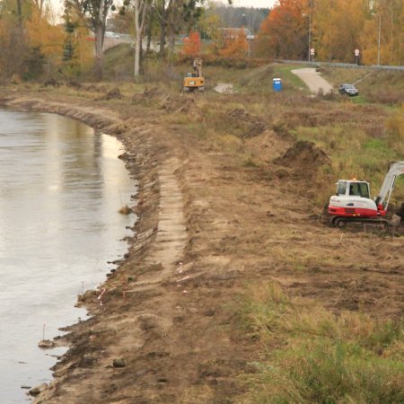 Narew w Ostrołęce zmienia oblicze. Ruszyły ważne prace na lewym brzegu rzeki [ZDJĘCIA]