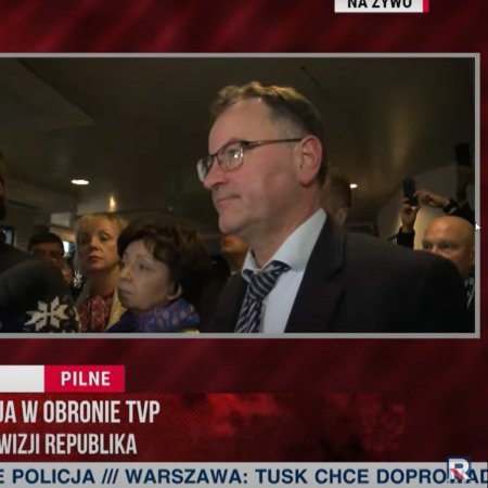 Poseł z Ostrołęki w siedzibie TVP! Chaos na Woronicza [WIDEO]