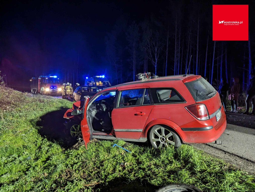 Auto osobowe zderzyło się z autobusem 