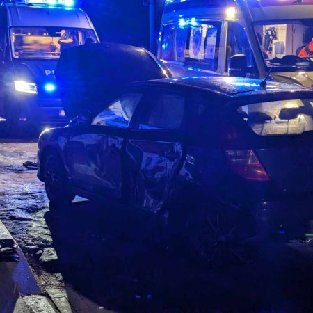 Nocny wypadek na Słowackiego. Doszło do zderzenia dwóch aut osobowych [ZDJĘCIA]
