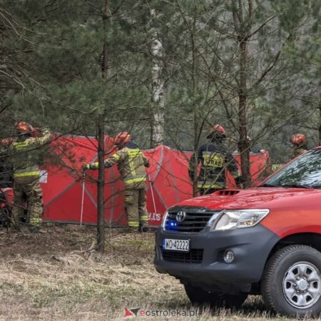 Rozbite auto, kierowca nie żyje. Śledczy wyjaśniają, co stało się w Laskowcu [WIDEO, ZDJĘCIA]