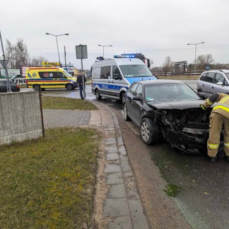 Wypadek na Kołobrzeskiej w Ostrołęce. To miejsce przynosi pecha wielu kierowcom [ZDJĘCIA]