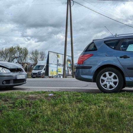 Kolizja i awaria sparaliżowały ulicę Warszawską! Gigantyczne korki w Ostrołęce [ZDJĘCIA]