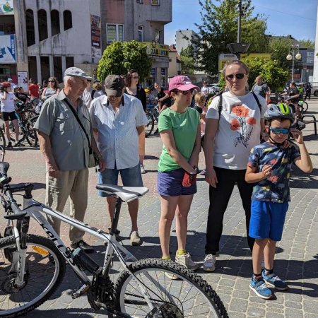 Biało-czerwona i rowerowe szaleństwo! Ostrołęka świętuje Dzień Flagi RP [WIDEO, ZDJĘCIA]