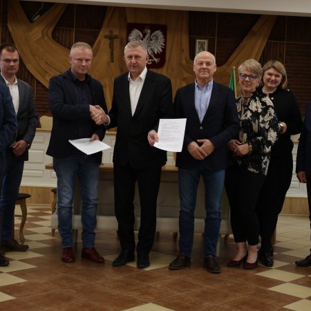Umowa na odbudowę drogi powiatowej podpisana. Termin realizacji 6 miesięcy! [ZDJĘCIA]