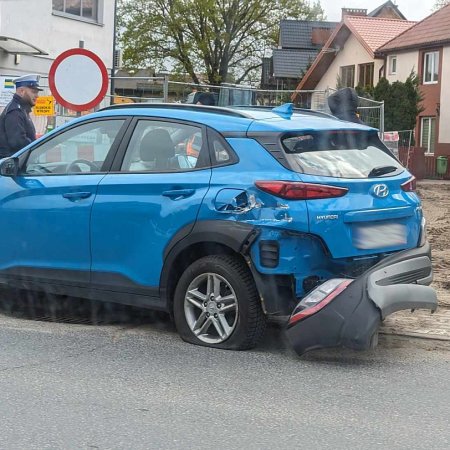 Kolizja na ulicy Hallera w Ostrołęce! Policja wyjaśnia przyczyny zdarzenia [ZDJĘCIA]