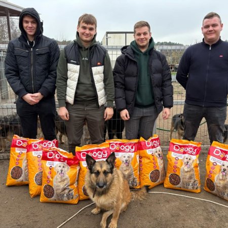 Zbiórka darów dla schroniska – wielki sukces społeczności ZSZ 1 w Ostrołęce!