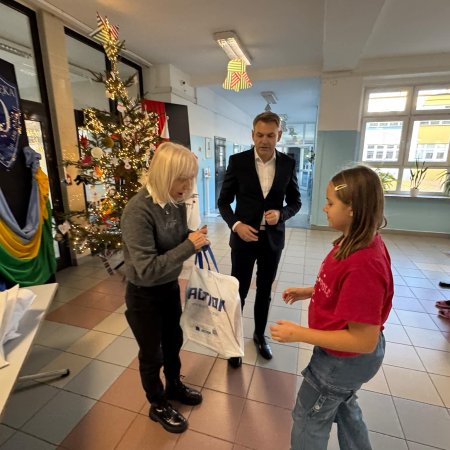 Talent i kreatywność. Uczniowie SP 10 stworzyli piękne ozdoby choinkowe [ZDJĘCIA]