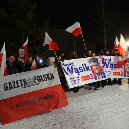 Przytuły Stare. Znów manifestacje przed więzieniem, w którym jest Maciej Wąsik [WIDEO, ZDJĘCIA]