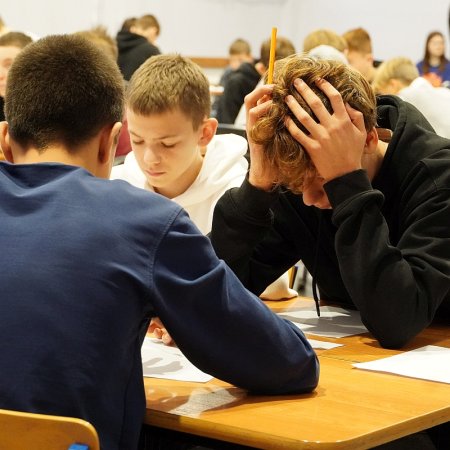 Międzynarodowy konkurs Náboj Junior w Ostrołęce: matematyczne zmagania młodzieży [WIDEO, ZDJĘCIA]
