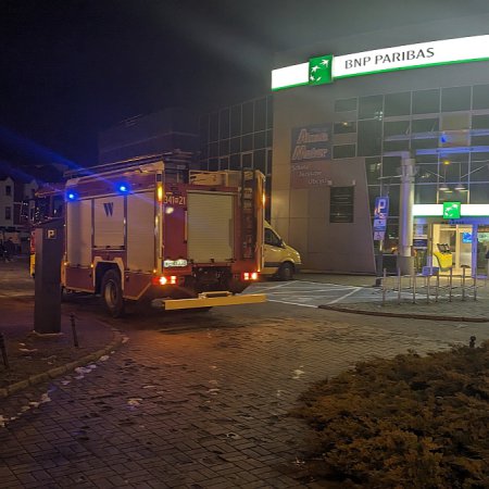 Remont w banku w Ostrołęce wywołał alarm pożarowy [ZDJĘCIA]