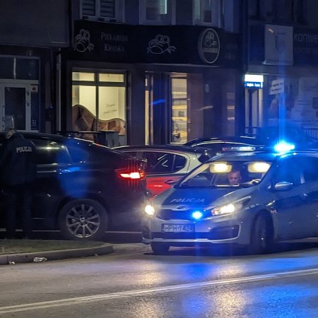 Uwaga na parkingach! Nieostrożny manewr doprowadził do kolizji