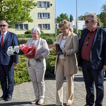 Ostrołęcka lewica uroczyście obchodzi Święto Pracy: "Chcemy poruszać sumienia ludzi i walczyć o godność pracy" [WIDEO, ZDJĘCIA]