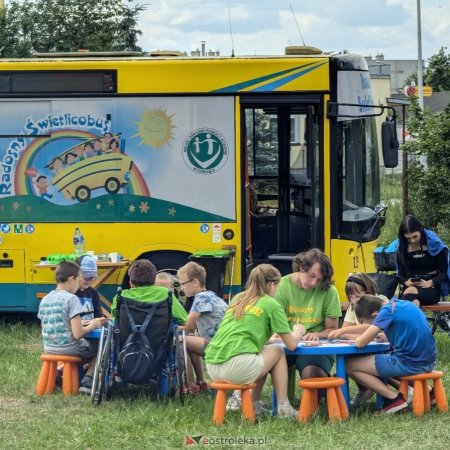 Radosny Świetlicobus ruszył w miasto! Sprawdź, gdzie będzie bawić dzieci w najbliższych dniach