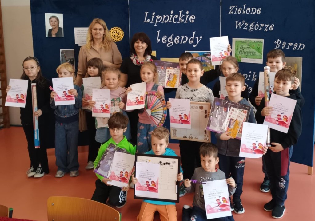 Legendy ożyły w SP Lipniki. Uczniowie odkrywają tajemnice Kurpiowszczyzny i dzieła Janiny Krzyżewskiej [ZDJĘCIA]