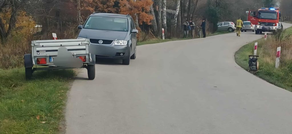 Groźny wypadek. Mężczyźni ranni po uderzeniu linką rozciągniętą w poprzek drogi publicznej [ZDJĘCIA]
