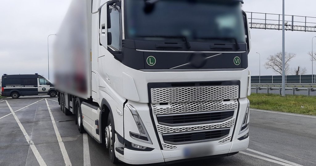 Zatrzymali ciężarówkę i się zaczęło. 2750 zł mandatu to nie wszystko