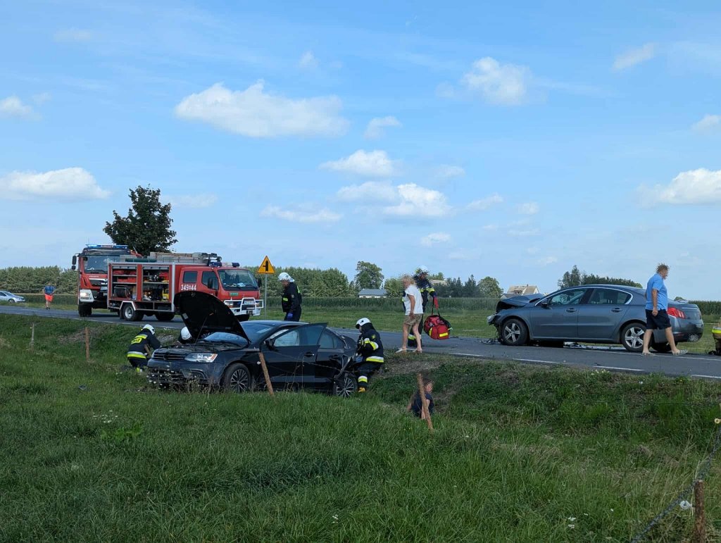 Uwaga kierowcy! Poważny wypadek na trasie Ostrołęka - Dylewo [ZDJĘCIA]