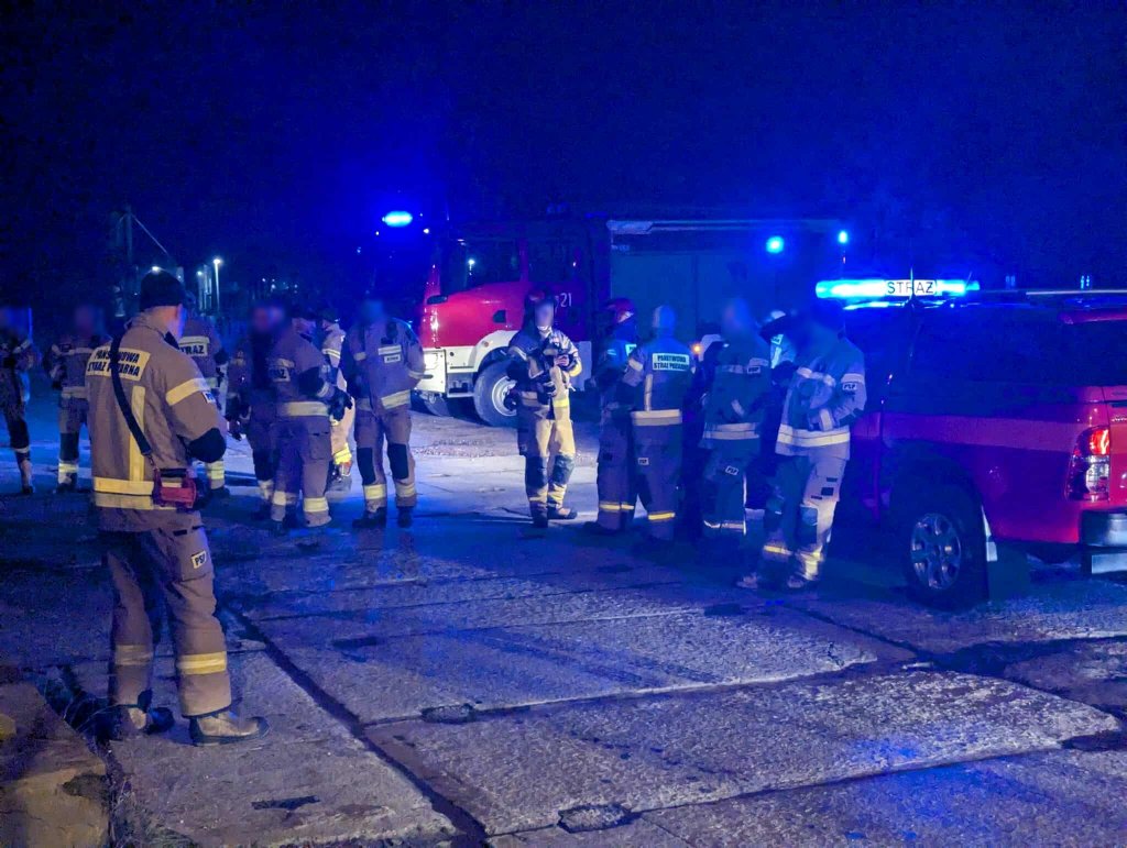 Wielka mobilizacja służb i szczęśliwy finał. Mężczyzna odnaleziony w lesie pod Ostrołęką [ZDJĘCIA]