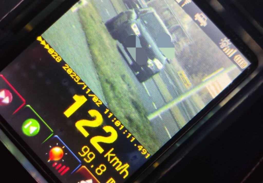 122 km/h na liczniku. 2000 zł mandatu i 14 punktów to jego najmniejsze zmartwienie