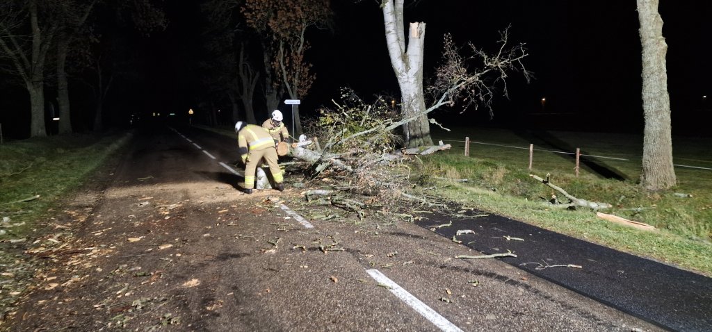 Niespokojna noc. Strażacy wyjeżdżali raz po raz