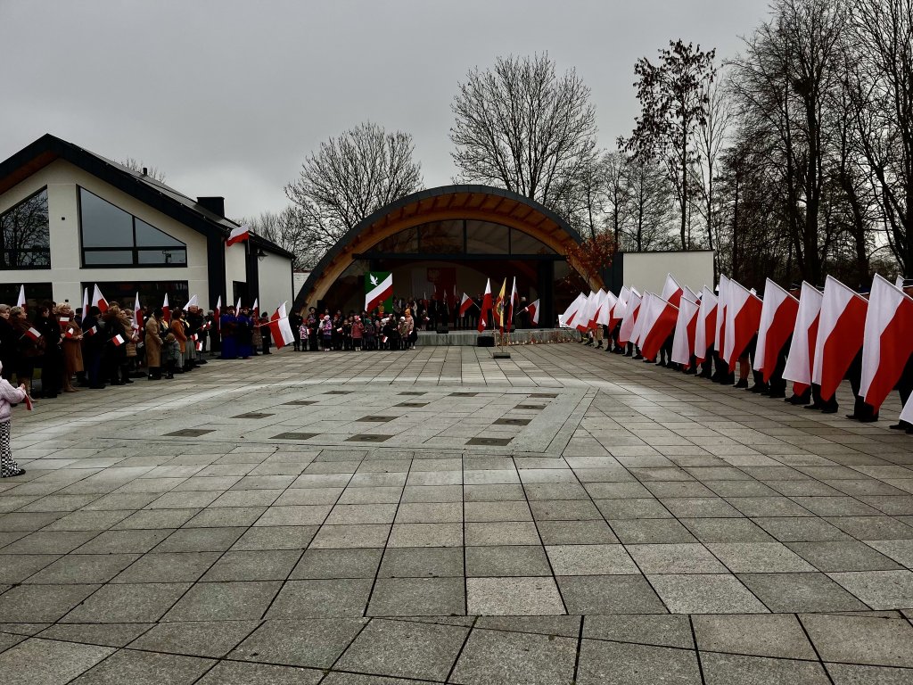 Uroczyste obchody Narodowego Święta Niepodległości w Troszynie [ZDJĘCIA]