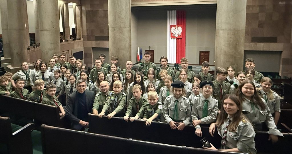 Harcerze z Ostrołęki gościli w Sejmie RP. Na zaproszenie posła Grabowskiego