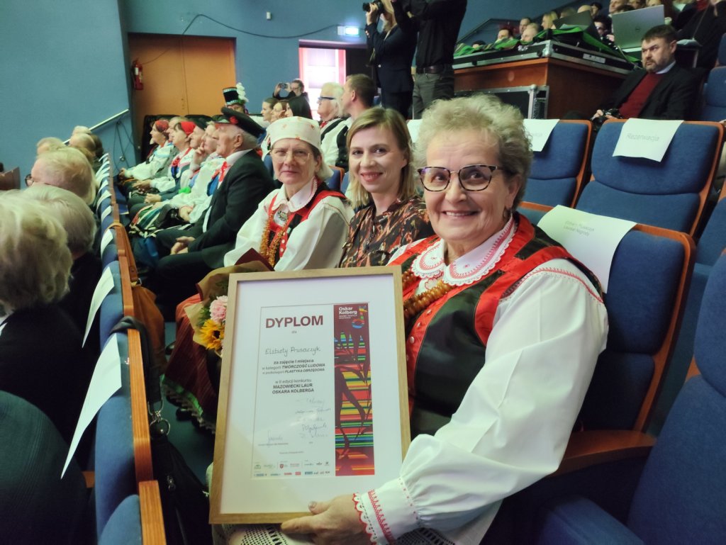 Wielkie wyróżnienie dla Kurpiowszczyzny! Elżbieta Prusaczyk z prestiżowym Laurem Kolberga! [ZDJĘCIA]