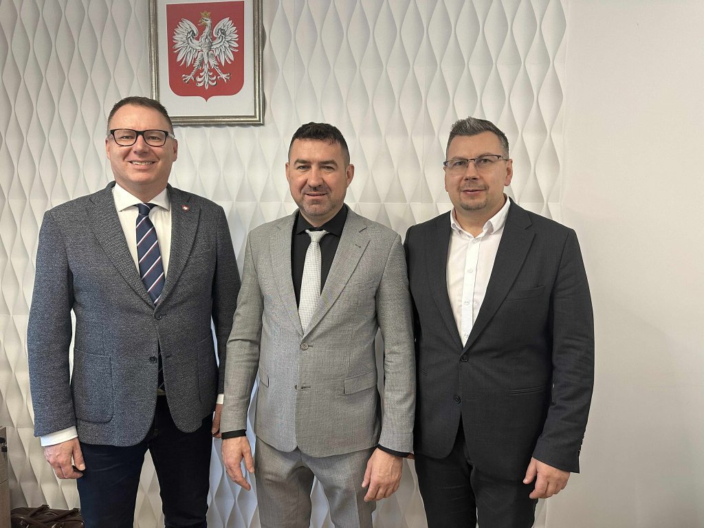 Poseł Popielarz w Karniewie. "Konkretna rozmowa o inwestycjach i rozwoju gminy"